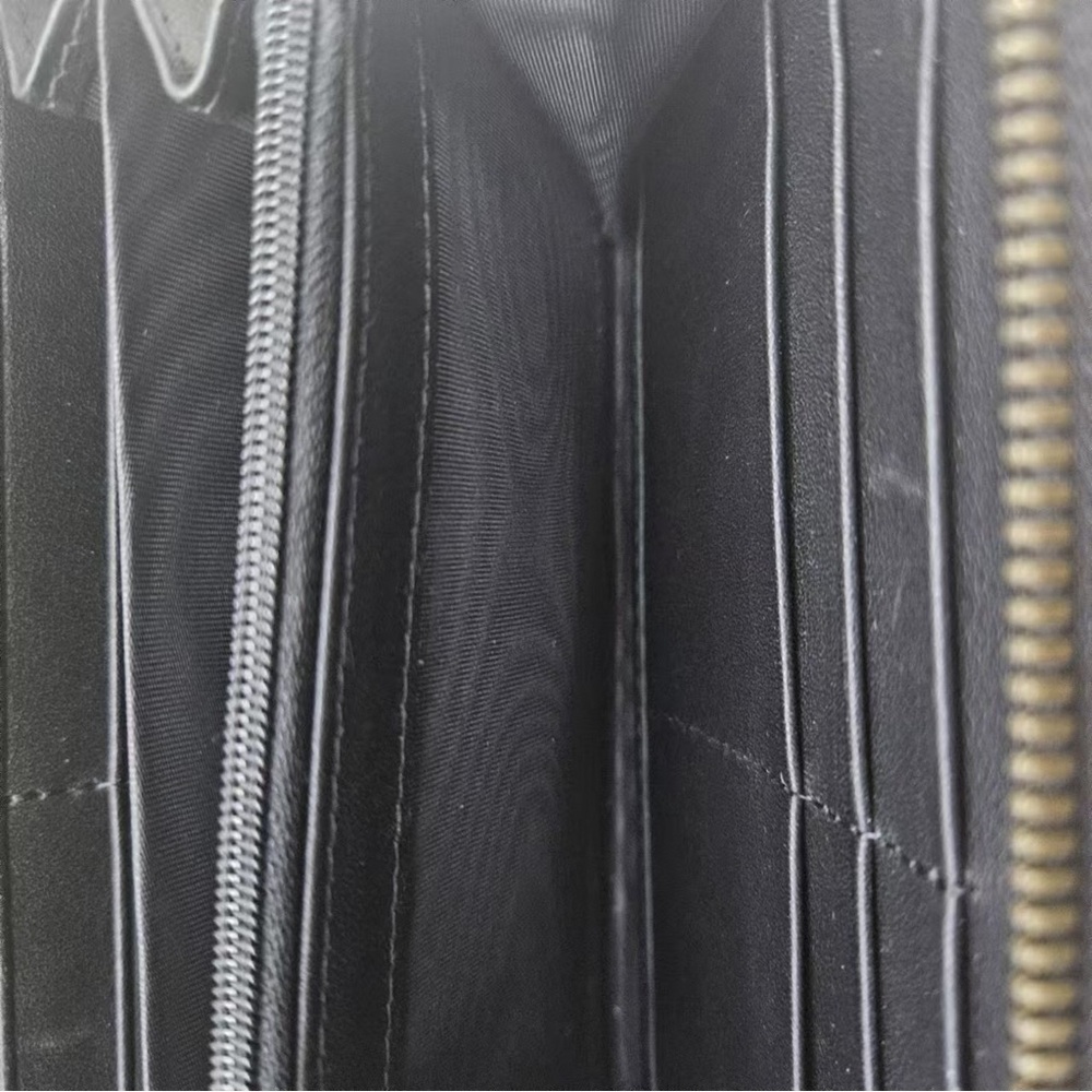 Gucci Black Chevron Wallet with Gold Accents - Picture 7 of 7